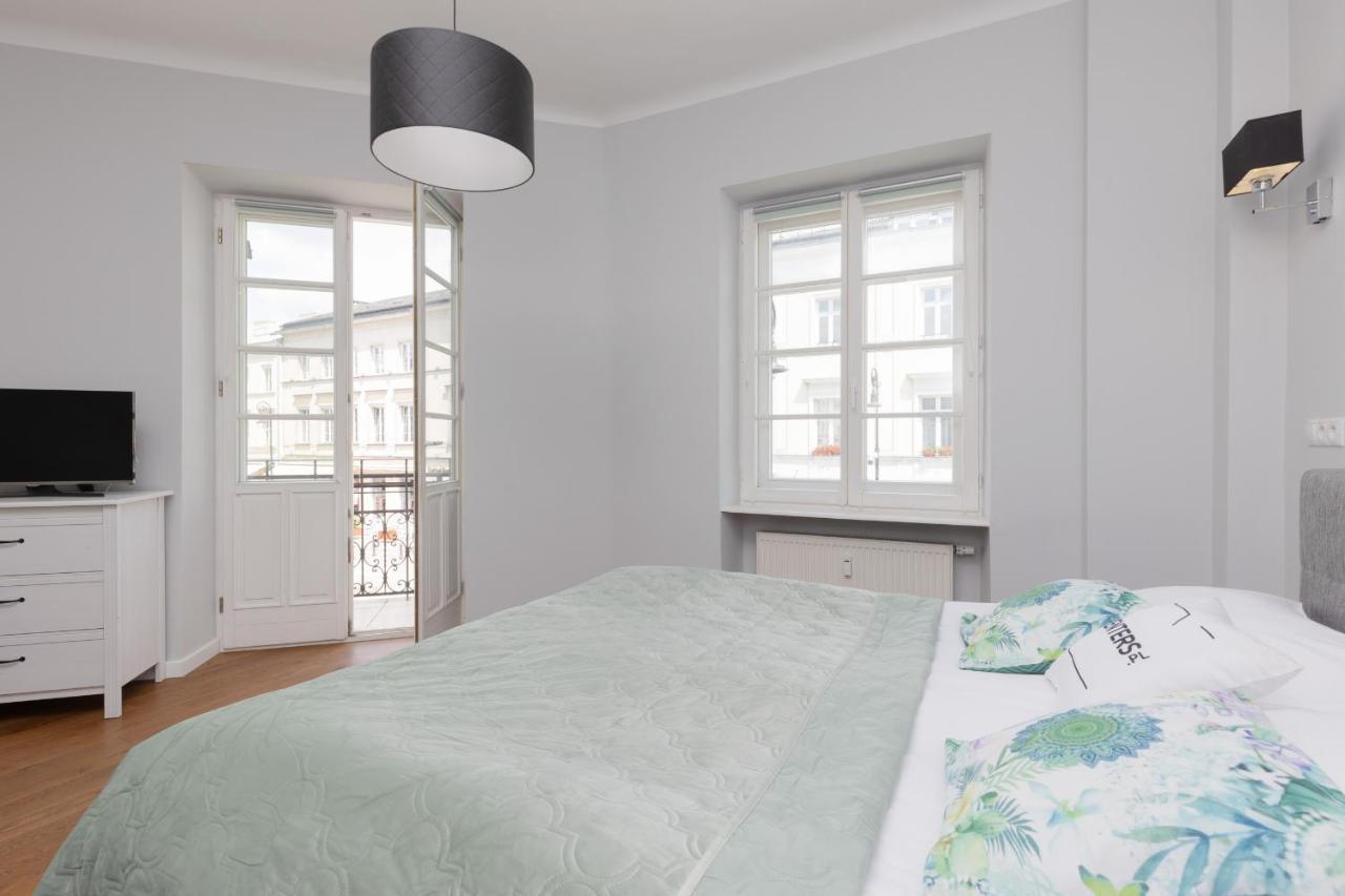 City Center Aparthotel Chmielna By Noclegi Renters Warsawa Bagian luar foto