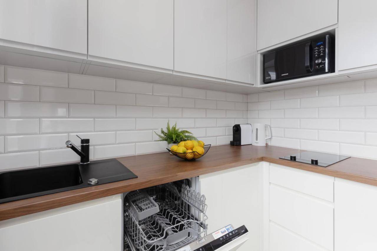 City Center Aparthotel Chmielna By Noclegi Renters Warsawa Bagian luar foto