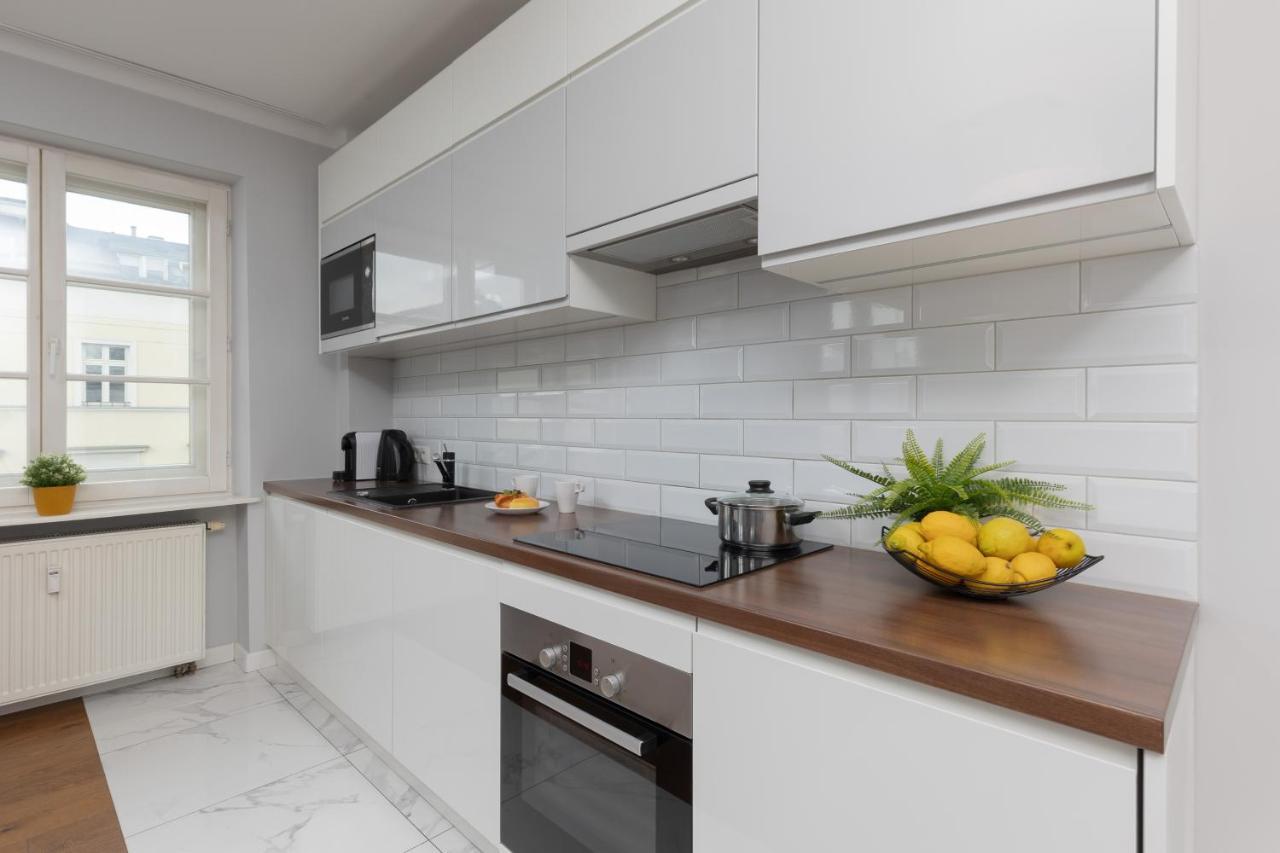 City Center Aparthotel Chmielna By Noclegi Renters Warsawa Bagian luar foto