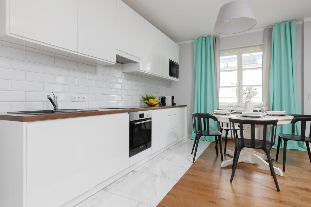 City Center Aparthotel Chmielna By Noclegi Renters Warsawa Bagian luar foto