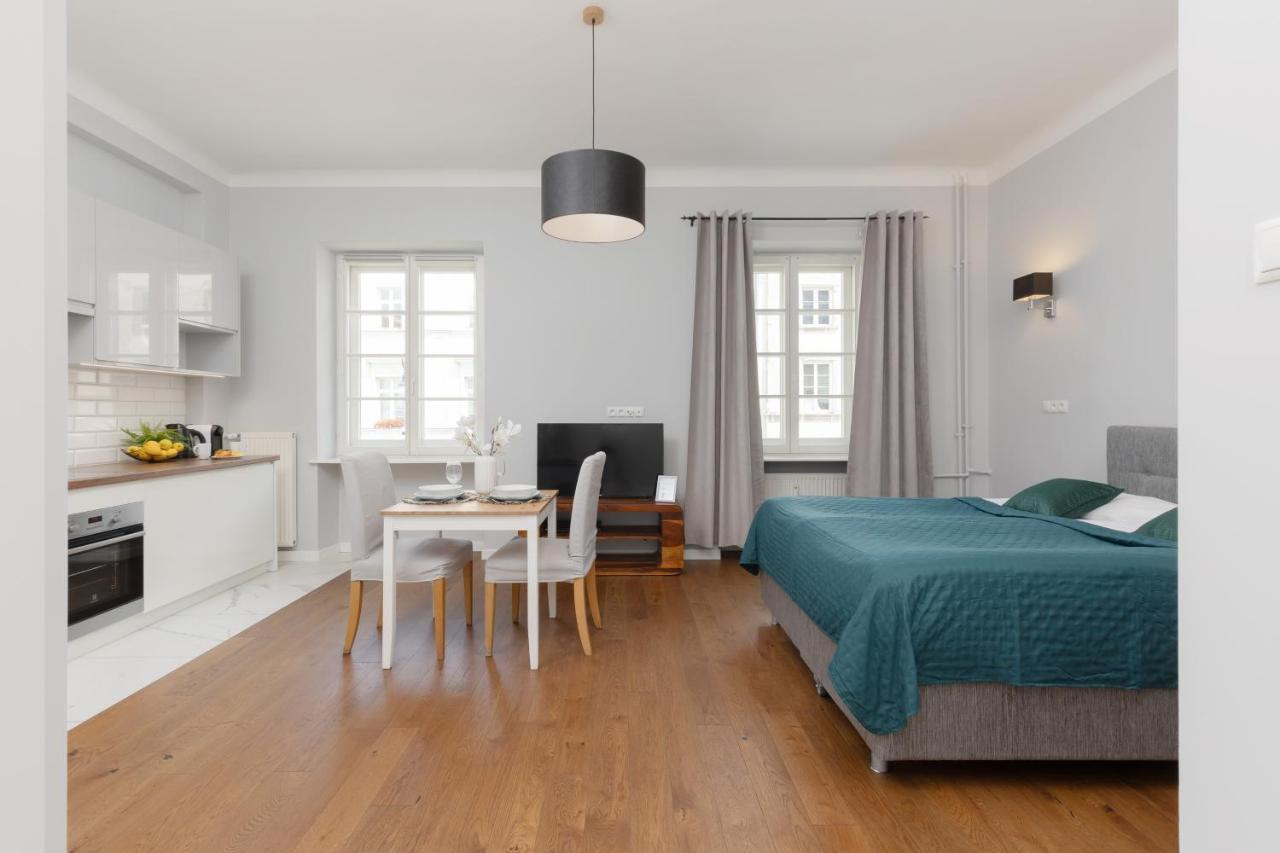 City Center Aparthotel Chmielna By Noclegi Renters Warsawa Bagian luar foto