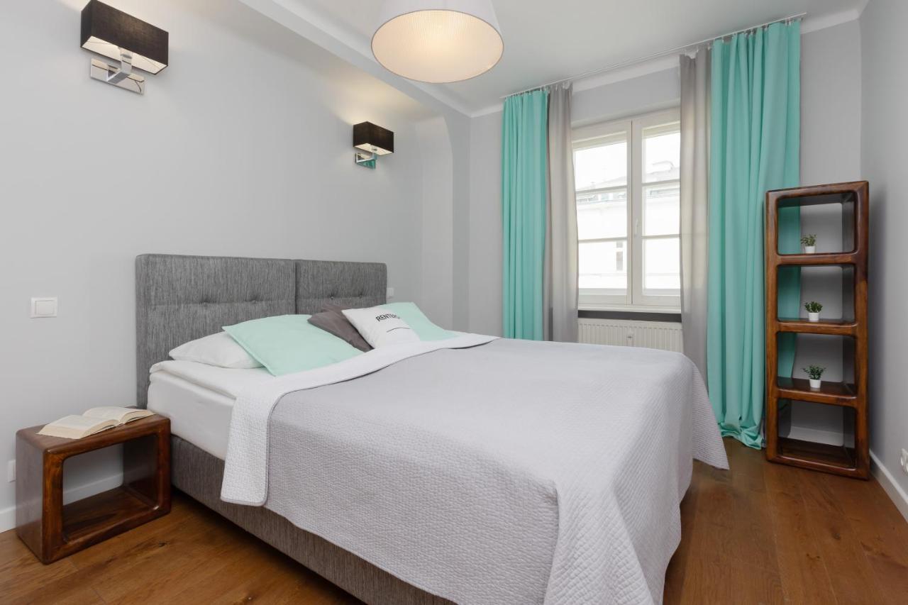 City Center Aparthotel Chmielna By Noclegi Renters Warsawa Bagian luar foto