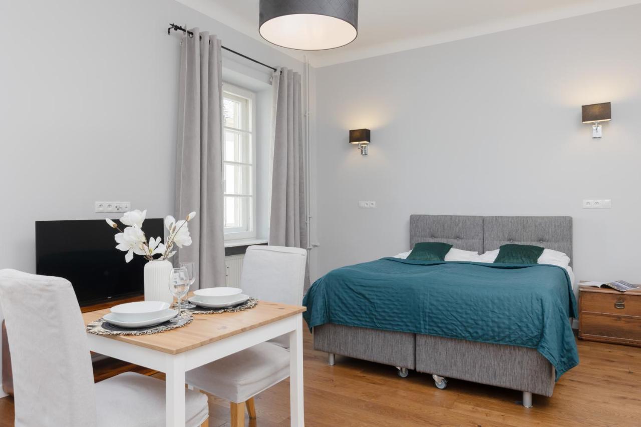 City Center Aparthotel Chmielna By Noclegi Renters Warsawa Bagian luar foto