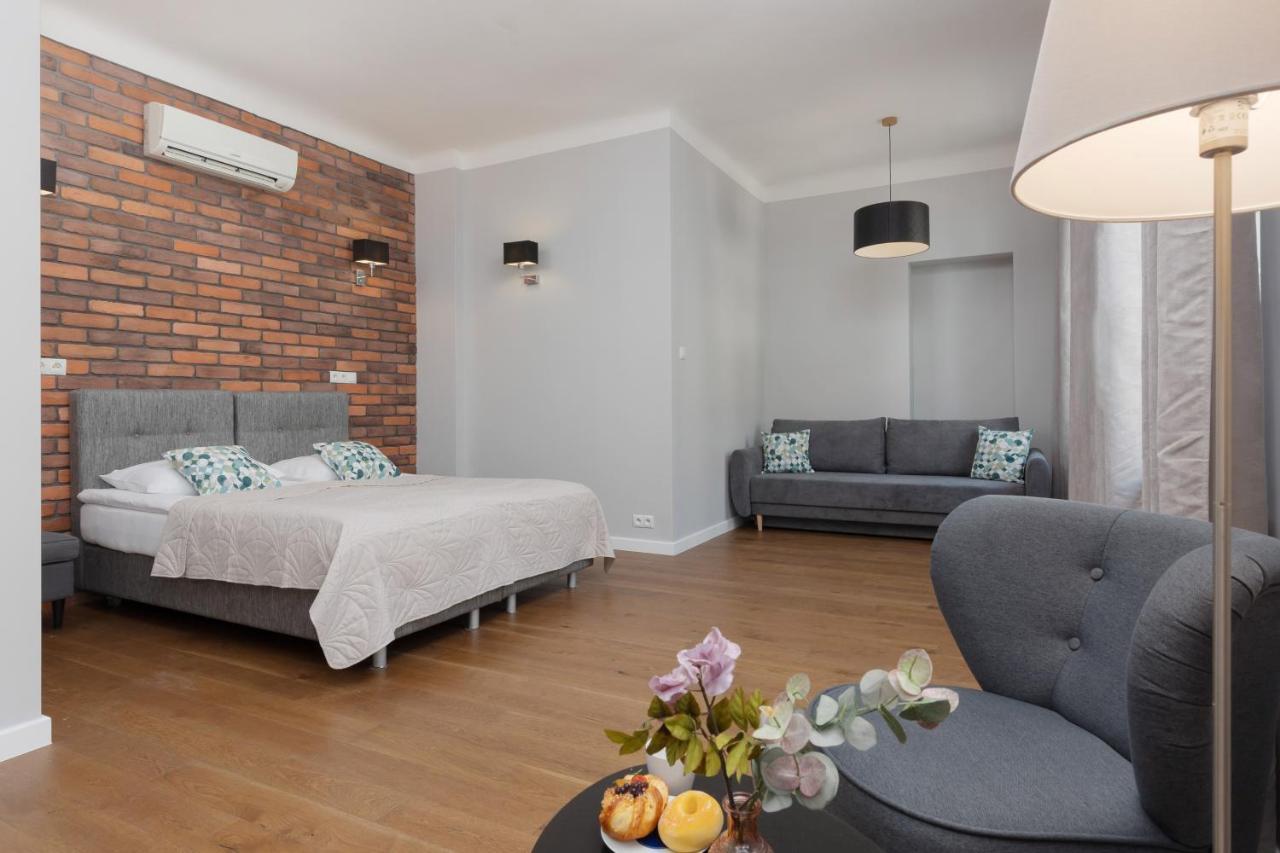 City Center Aparthotel Chmielna By Noclegi Renters Warsawa Bagian luar foto