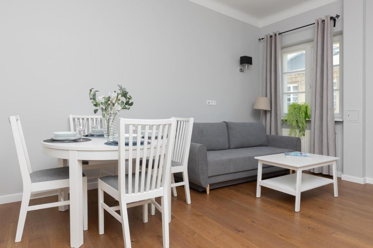 City Center Aparthotel Chmielna By Noclegi Renters Warsawa Bagian luar foto