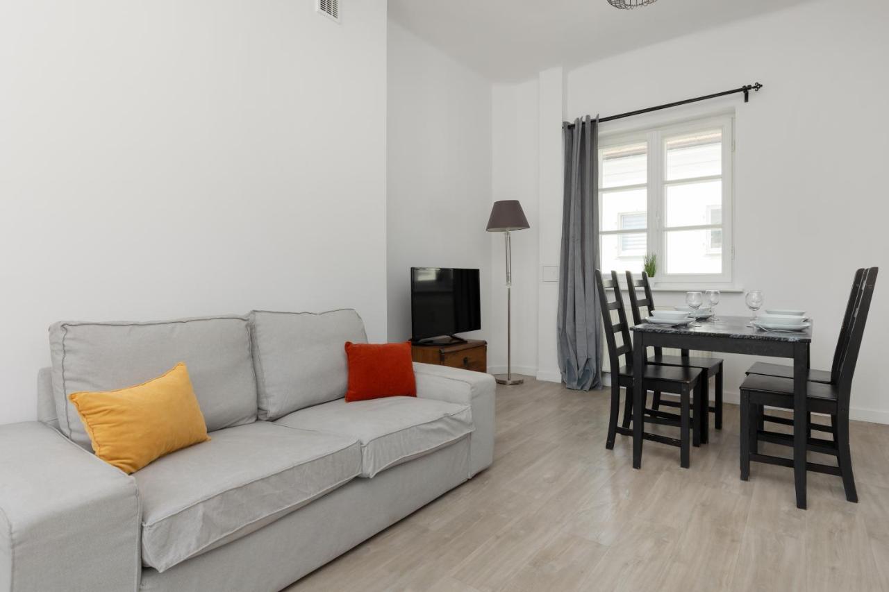 City Center Aparthotel Chmielna By Noclegi Renters Warsawa Bagian luar foto