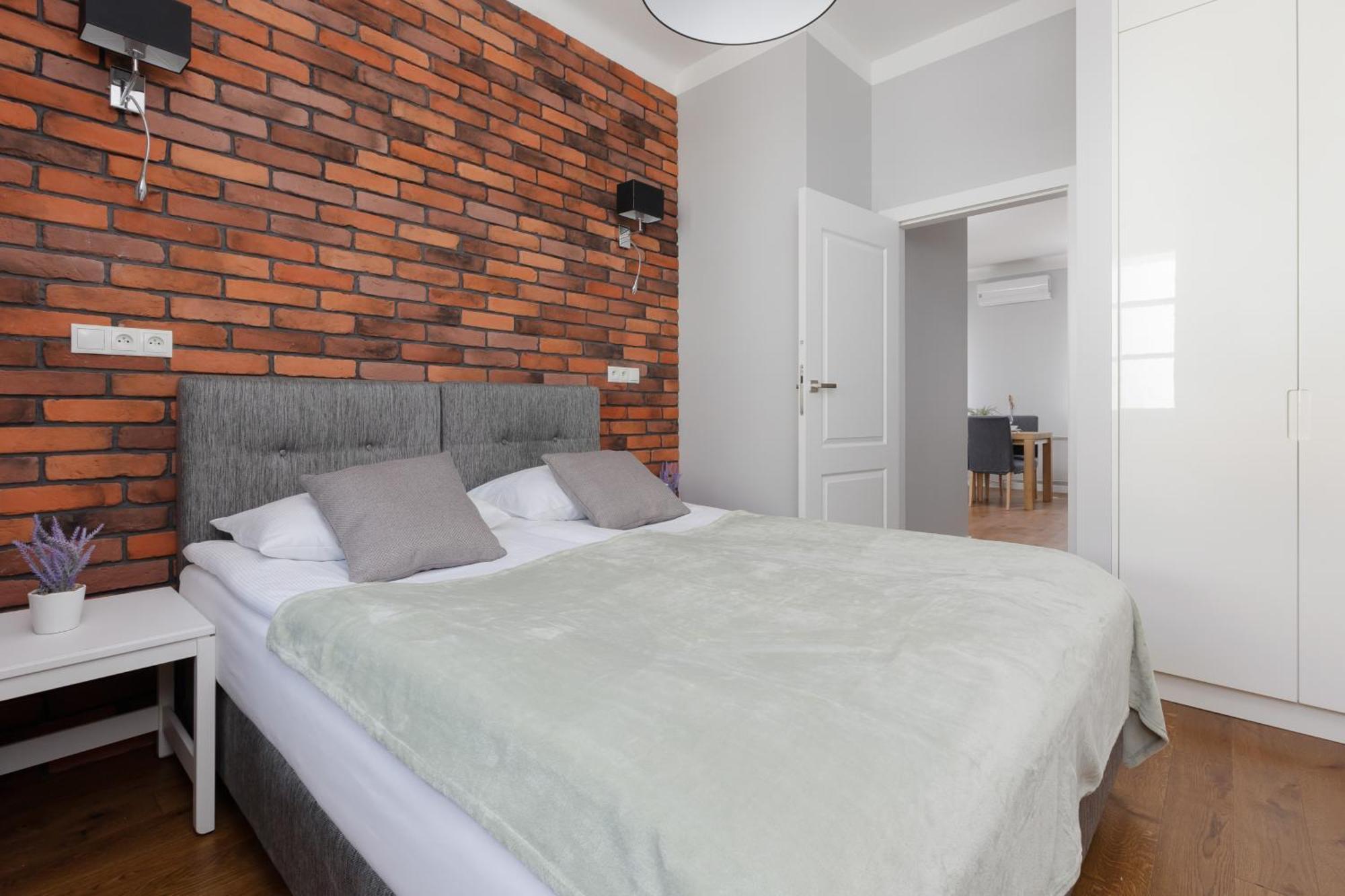 City Center Aparthotel Chmielna By Noclegi Renters Warsawa Bagian luar foto