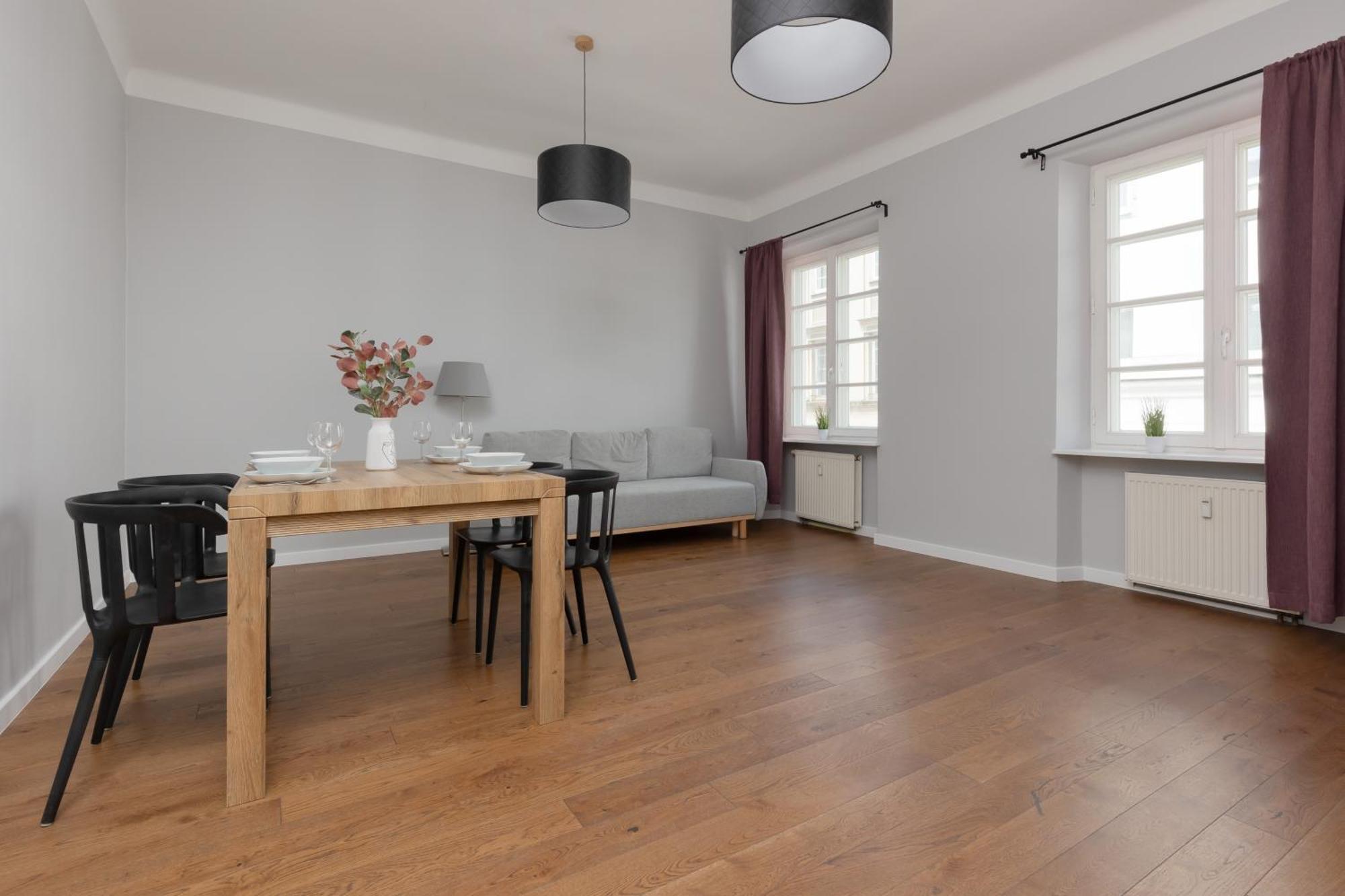 City Center Aparthotel Chmielna By Noclegi Renters Warsawa Bagian luar foto
