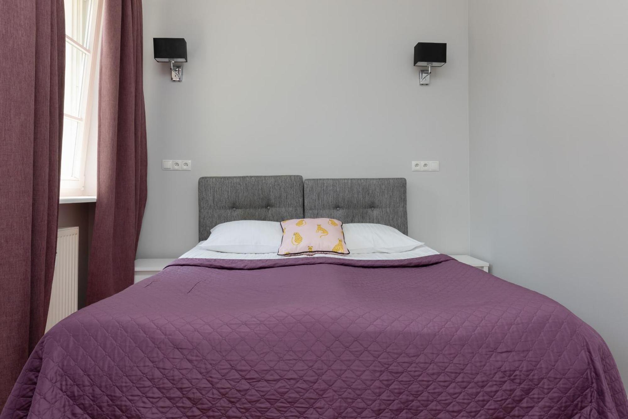 City Center Aparthotel Chmielna By Noclegi Renters Warsawa Bagian luar foto