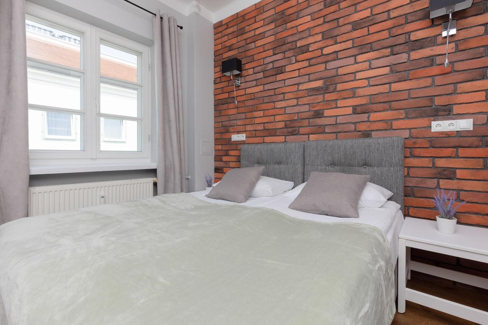City Center Aparthotel Chmielna By Noclegi Renters Warsawa Bagian luar foto