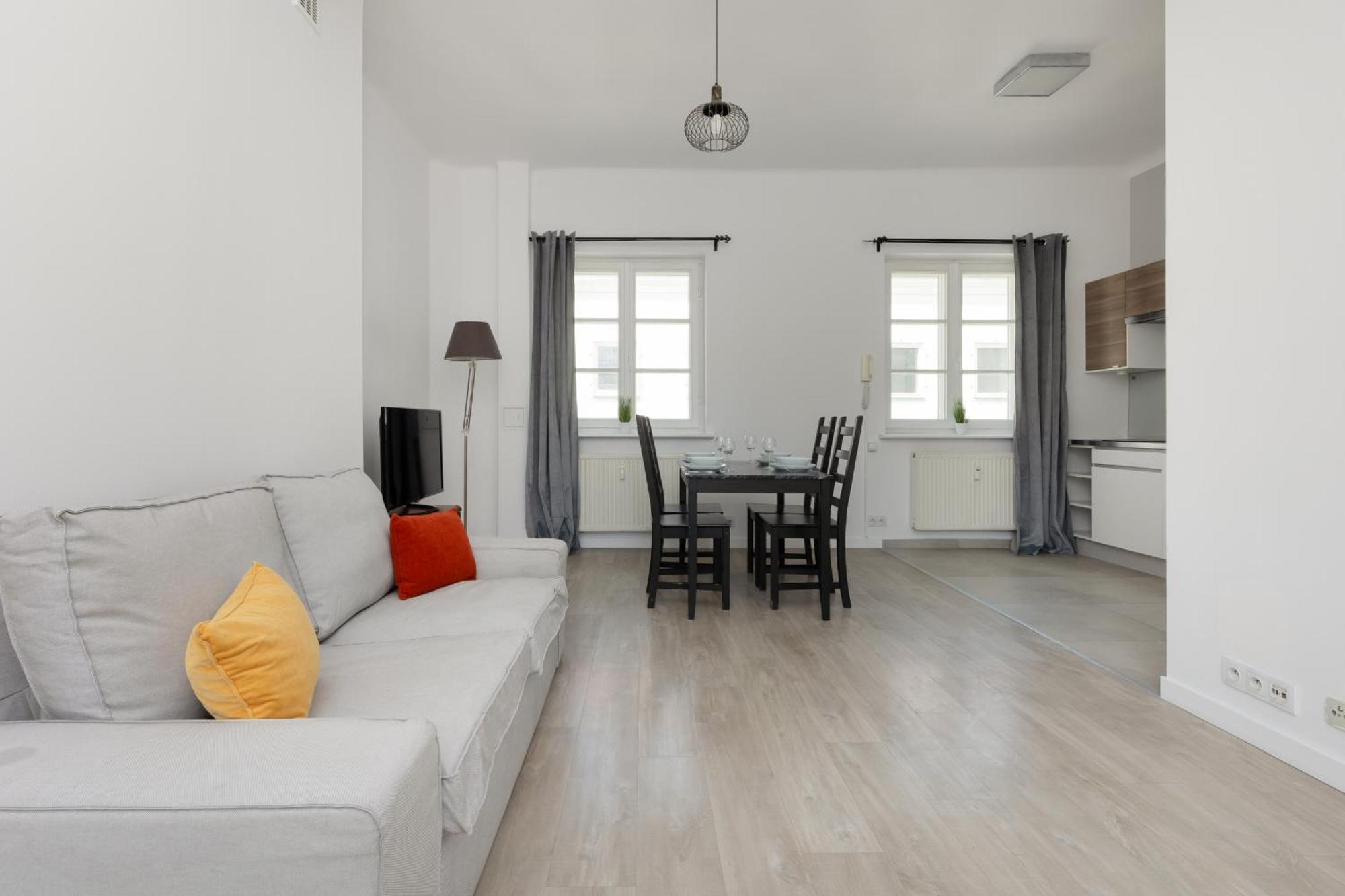 City Center Aparthotel Chmielna By Noclegi Renters Warsawa Bagian luar foto