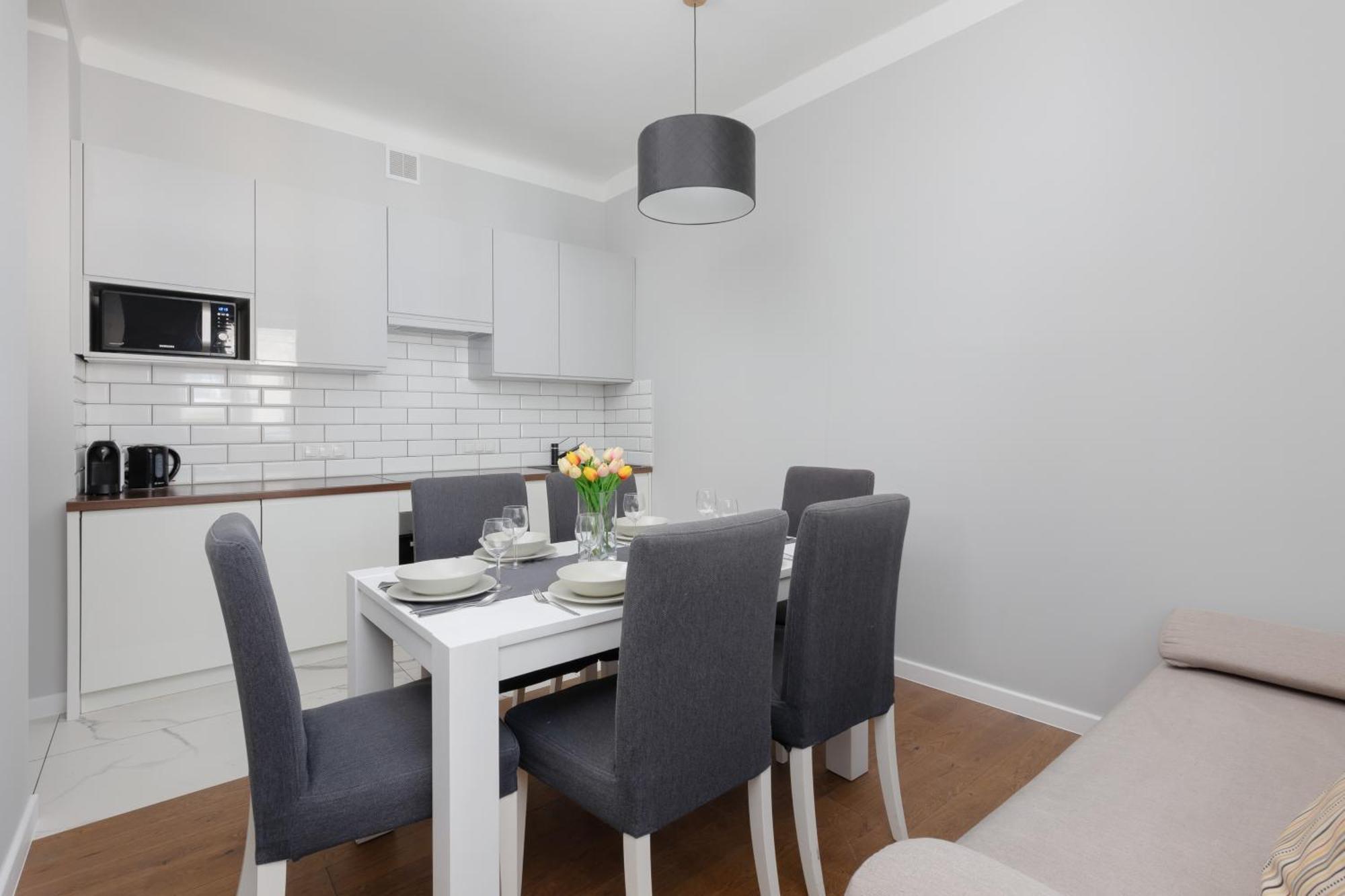 City Center Aparthotel Chmielna By Noclegi Renters Warsawa Bagian luar foto