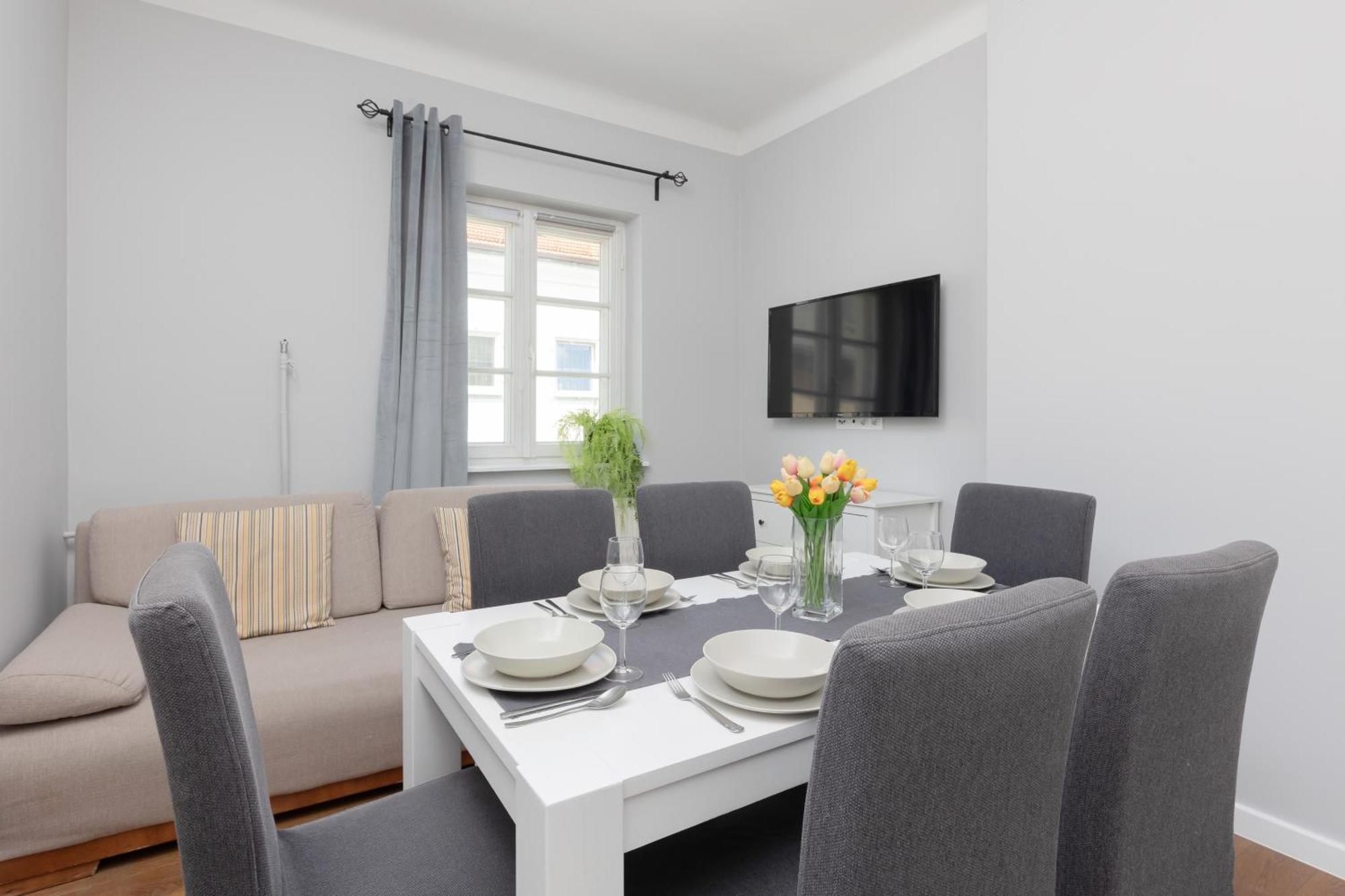 City Center Aparthotel Chmielna By Noclegi Renters Warsawa Bagian luar foto