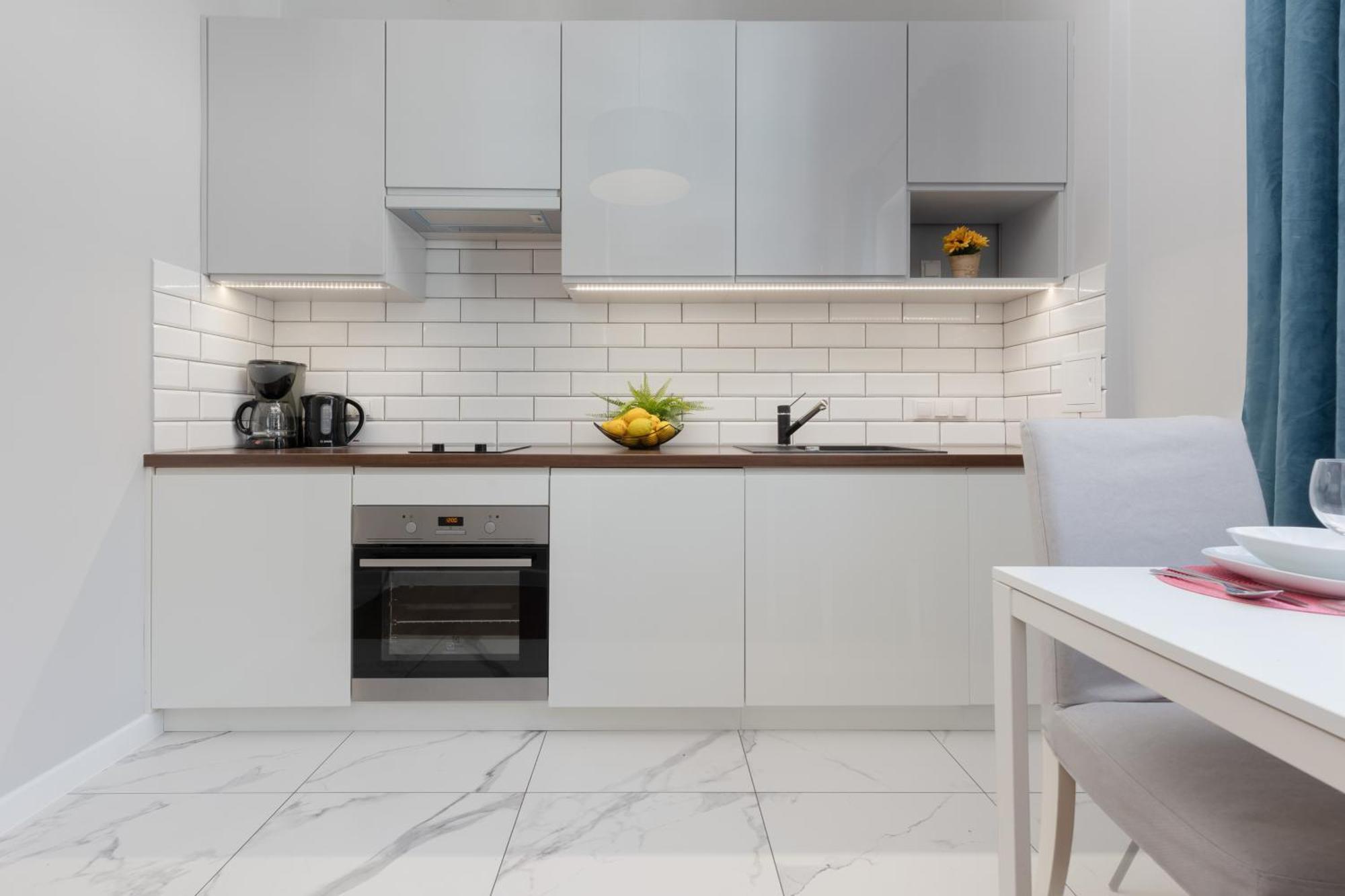 City Center Aparthotel Chmielna By Noclegi Renters Warsawa Bagian luar foto