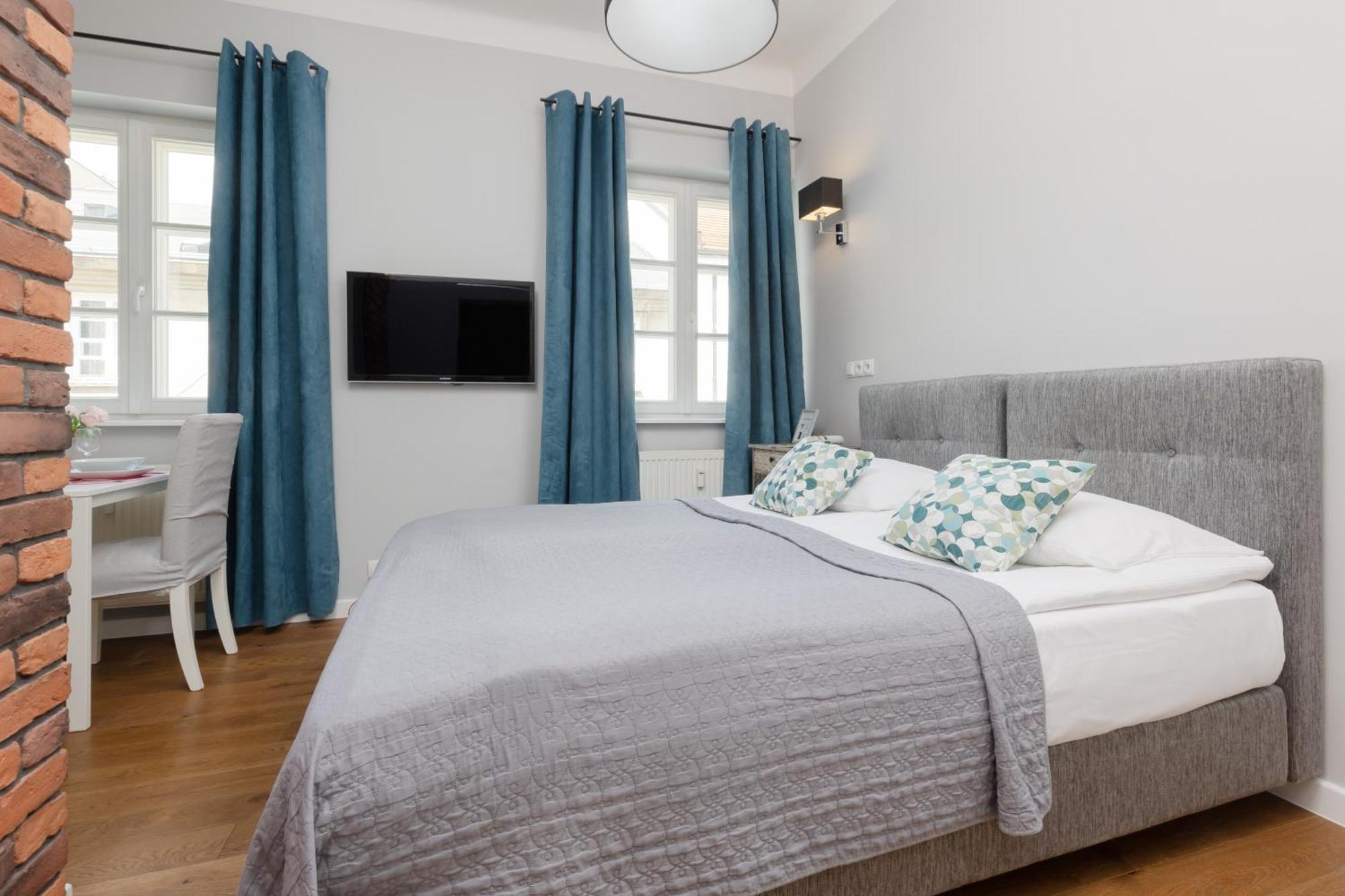 City Center Aparthotel Chmielna By Noclegi Renters Warsawa Bagian luar foto