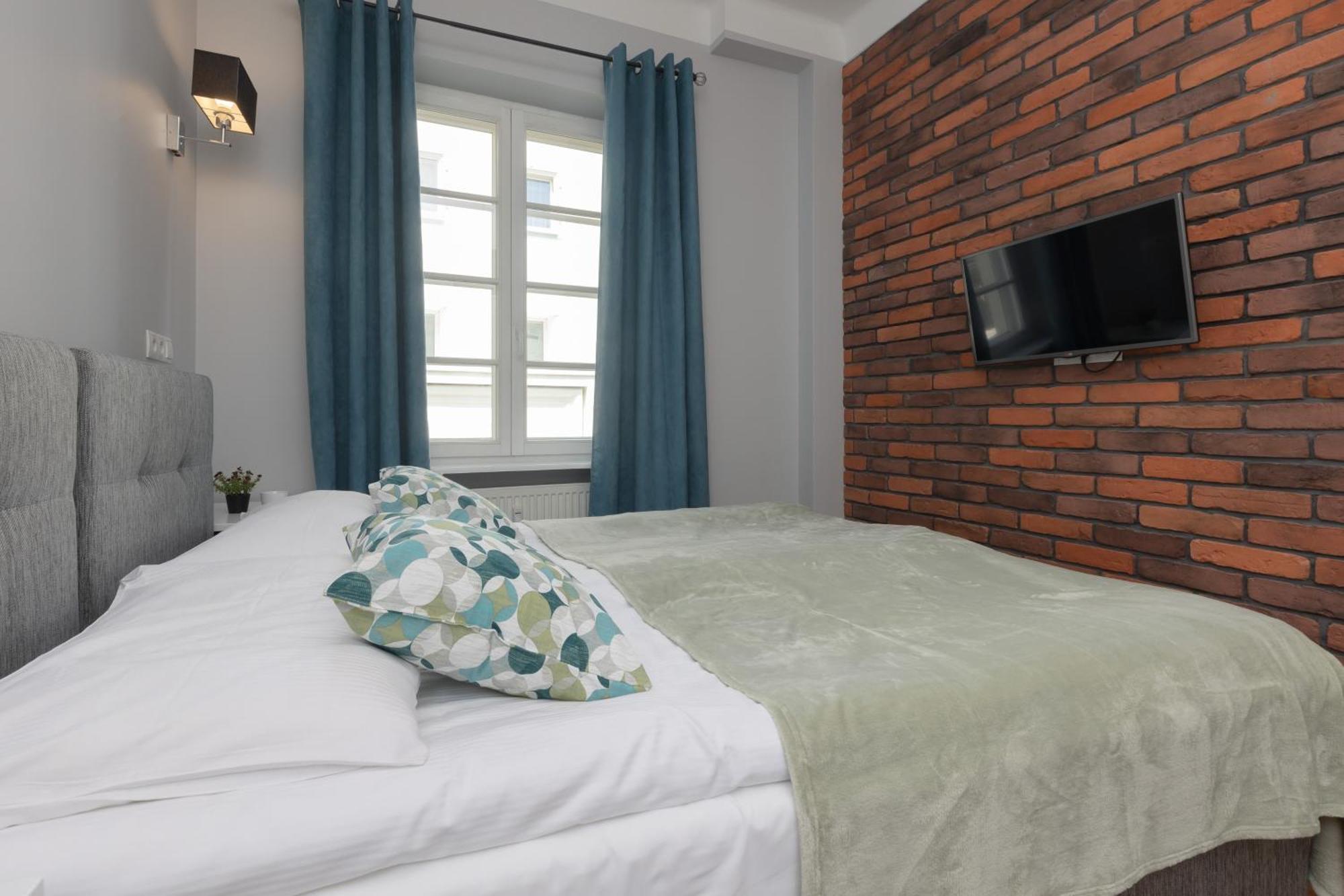 City Center Aparthotel Chmielna By Noclegi Renters Warsawa Bagian luar foto