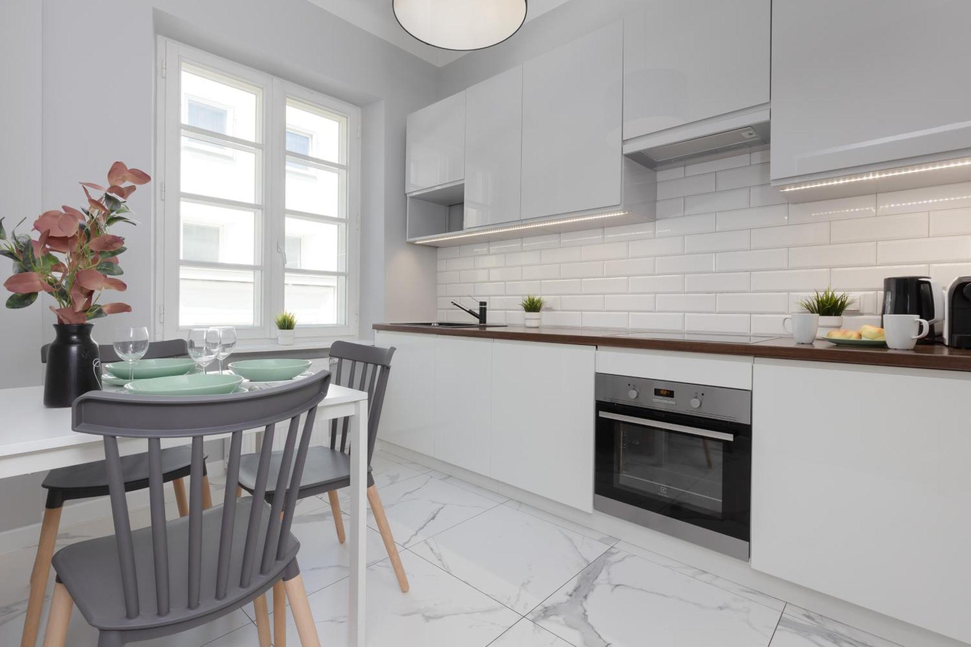 City Center Aparthotel Chmielna By Noclegi Renters Warsawa Bagian luar foto