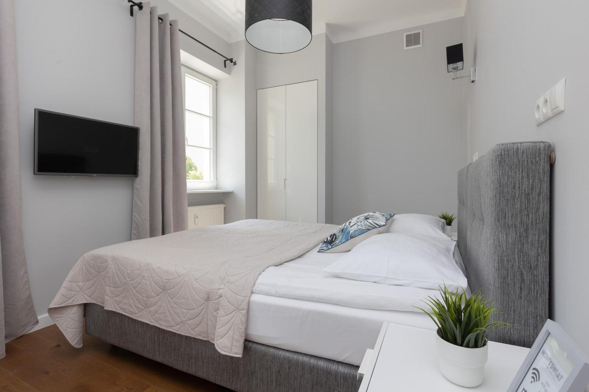 City Center Aparthotel Chmielna By Noclegi Renters Warsawa Bagian luar foto