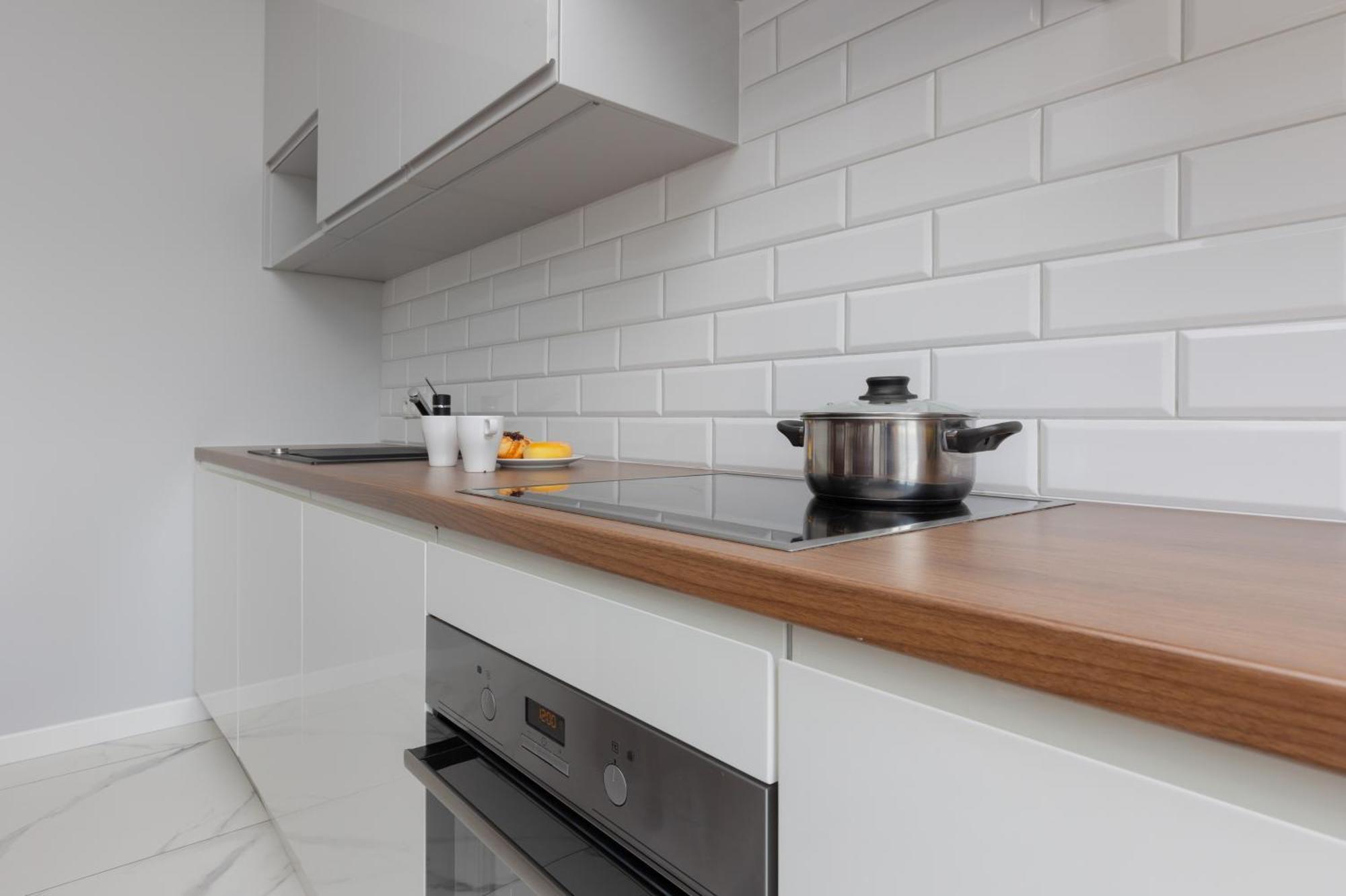 City Center Aparthotel Chmielna By Noclegi Renters Warsawa Bagian luar foto